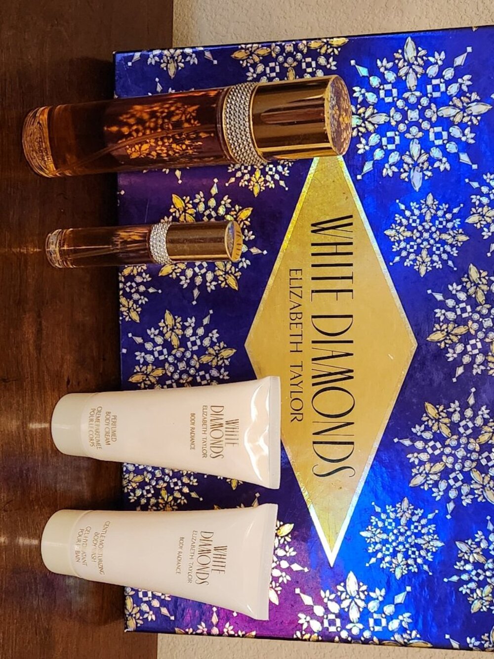 White Diamonds Perfume Gift Set